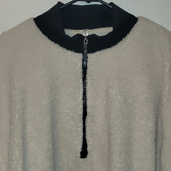 Fabletics Women's XXL pullover sweater fuzzy cozy comfy cream white LOT F14 - Picture 3 of 4